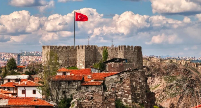 B&uuml;rokrasinin Arkasındaki Saklı Cennet: Ankara&rsquo;da Mutlaka G&ouml;rmeniz Gereken 5 Yer