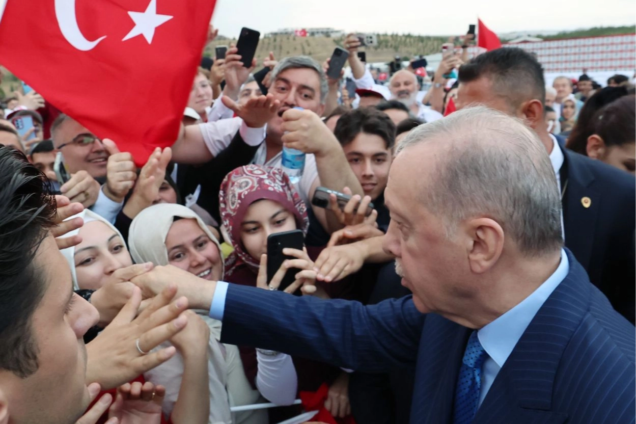 Bakan &Ccedil;ift&ccedil;i&rsquo;den Cumhurbaşkanı Erdoğan&rsquo;a y&ouml;nelik eleştirilere tepki