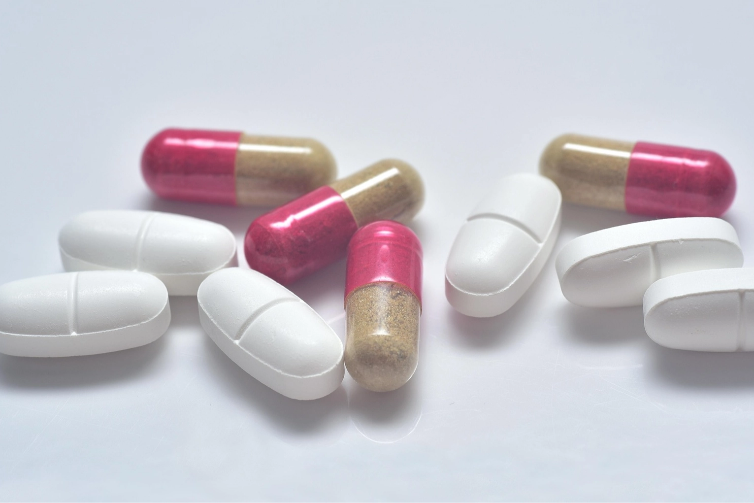 Bilin&ccedil;siz antibiyotik kullanımı tedaviyi zorlaştırıyor