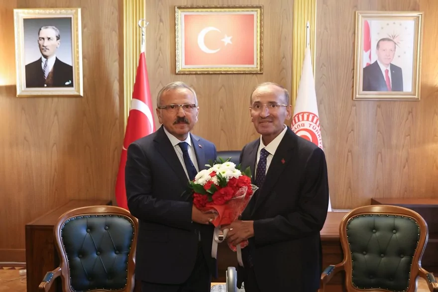 TBMM'de o g&ouml;revden istifa etmişti... Bozdağ g&ouml;revi Beyazıt&rsquo;a devretti!