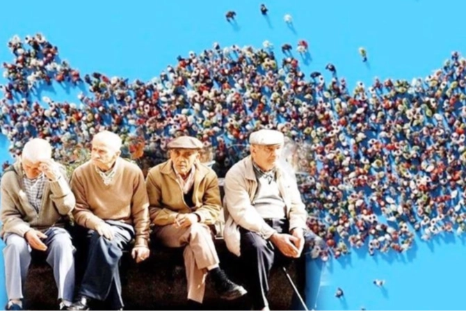 T&uuml;rkiye&rsquo;nin yaşlı n&uuml;fusu 9,6 milyona ulaştı... Yaşlıların internet kullanımı ikiye katlandı