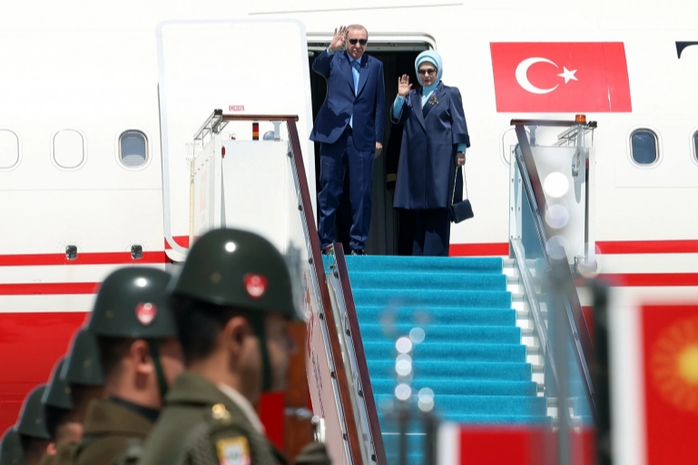 Cumhurbaşkanı Erdoğan Kazakistan&rsquo;a uğurlandı