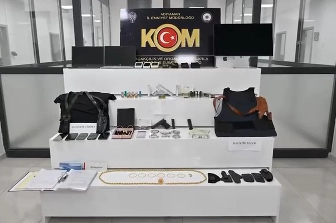 Adıyaman&rsquo;da silahlı su&ccedil; &ouml;rg&uuml;t&uuml;ne operasyon: 22 g&ouml;zaltı