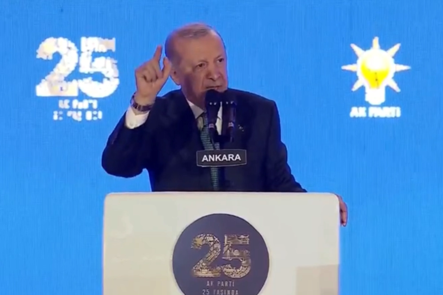 Cumhurbaşkanı Erdoğan: Daha yeni başlıyoruz... Aşkla hizmet etmeyi s&uuml;rd&uuml;receğim