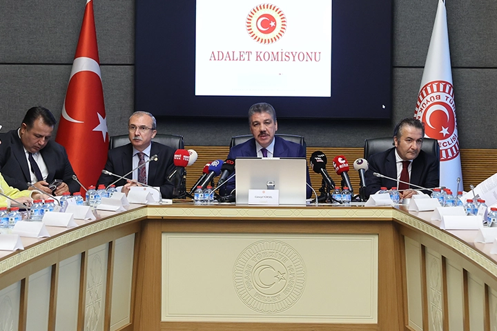 12. Yargı Paketi i&ccedil;in Meclis&rsquo;te mesai başladı... 12. Yargı Paketi Adalet Komisyonu'nda
