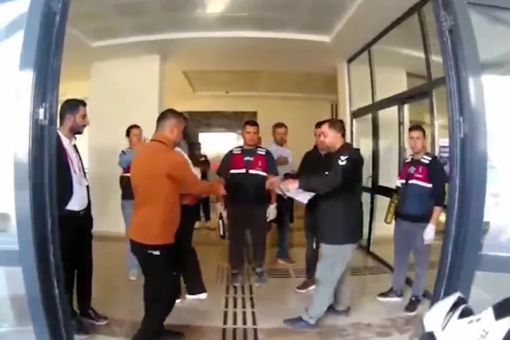 Bakan &Ccedil;ift&ccedil;i'den ekiplere teşekk&uuml;r... Ekipler, adayları sınava yetiştirdi