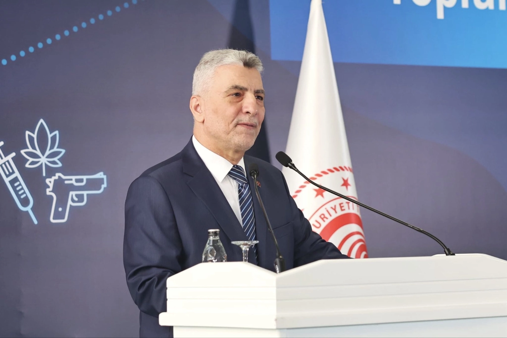 1 yılda 12 milyon ara&ccedil; g&uuml;mr&uuml;klerden ge&ccedil;ti