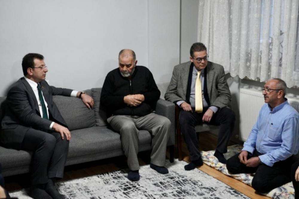 İmamoğlu'ndan Sinan Ateş'in ailesine taziye