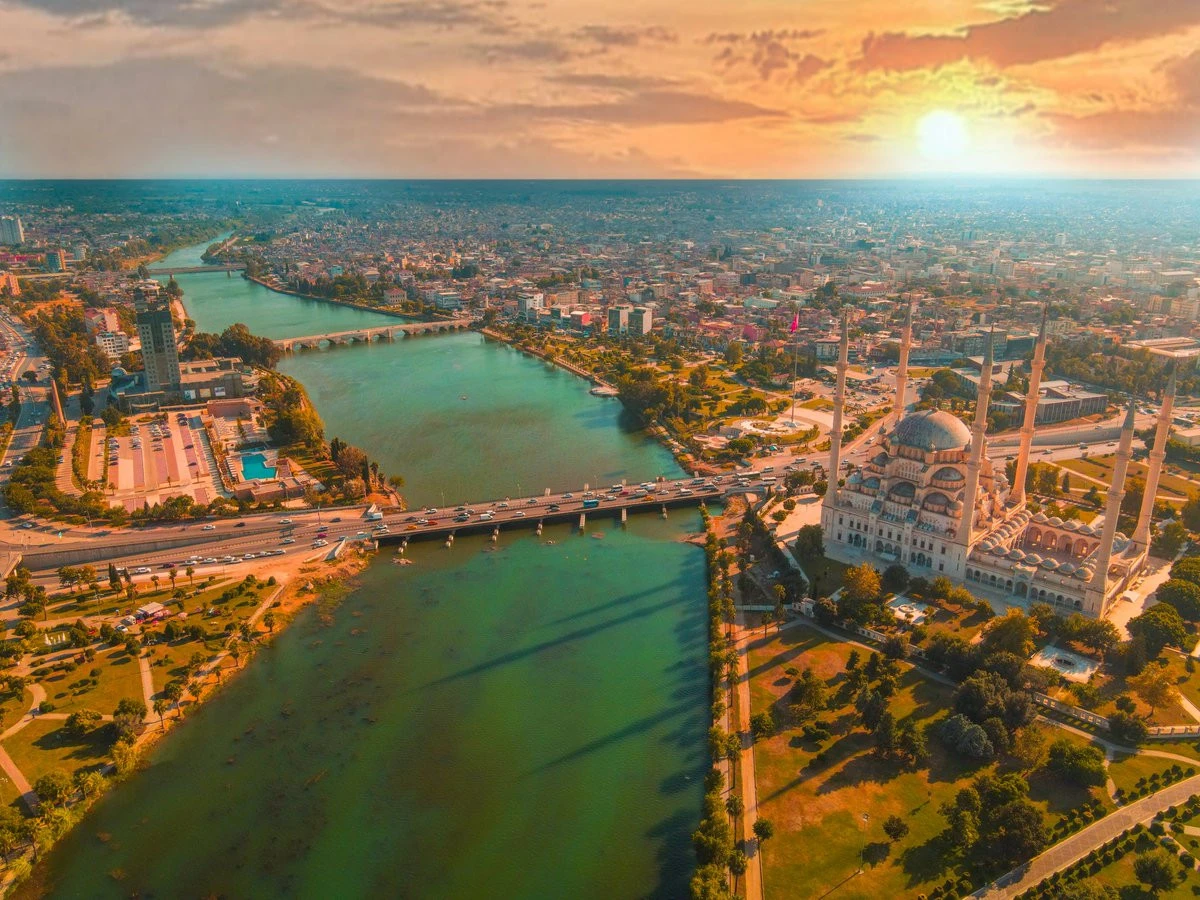 ADANA&rsquo;NIN 5 KRONİK SORUNU VE KURTULUŞ RE&Ccedil;ETESİ