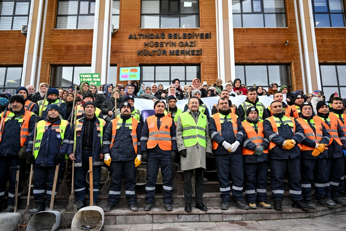 ALTINDAĞ&rsquo;DA TEMİZLİK SEFERBERLİĞİ BAŞLADI