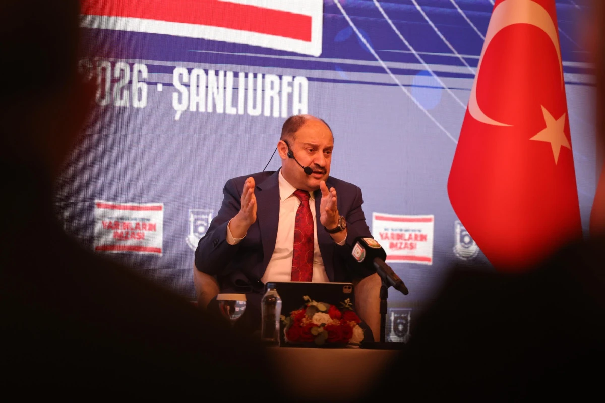 BAŞKAN G&Uuml;LPINAR 2 YILLIK HİZMET KARNESİNİ A&Ccedil;IKLADI
