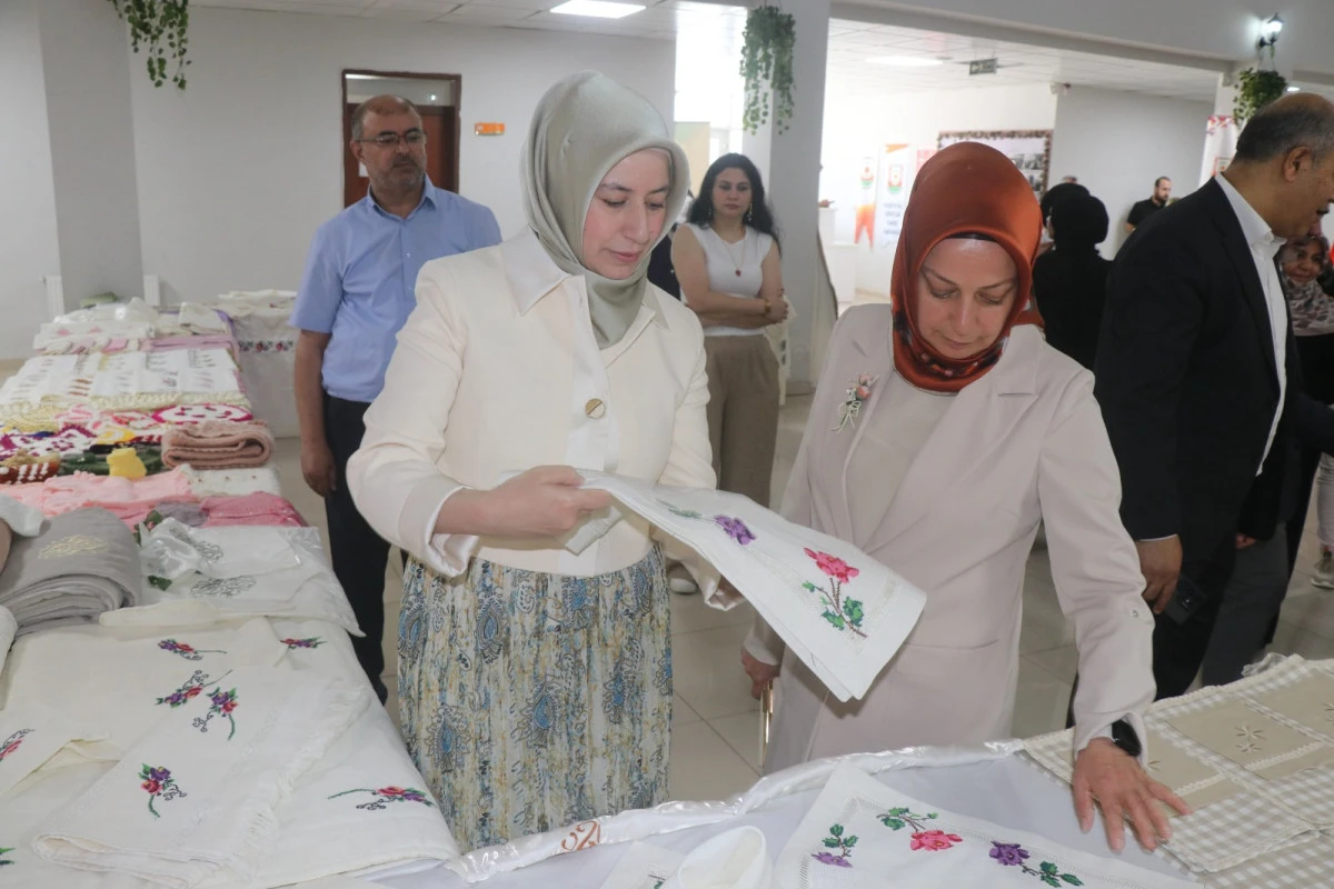 B&Uuml;Y&Uuml;KŞEHİR BELEDİYESİ&rsquo;NDE HAYAT BOYU &Ouml;ĞRENME HAFTASI SERGİSİ A&Ccedil;ILDI