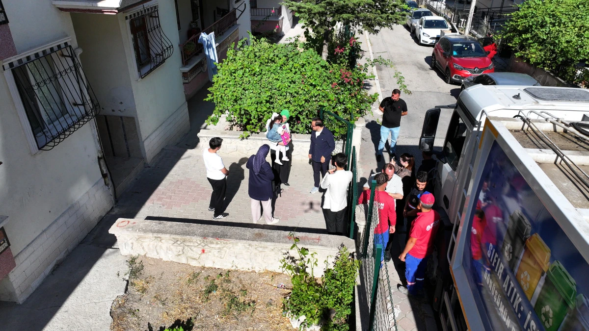 &Ccedil;&Ouml;P KAMYONU HAYRANI AYŞE'NİN HAYALİ SİNCAN&rsquo;DA GER&Ccedil;EK OLDU