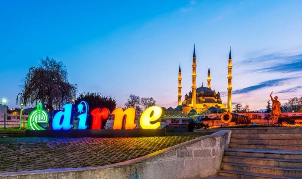 EDİRNE&rsquo;NİN KRONİKLEŞEN SORUNLARI VE MASADAKİ &Ccedil;&Ouml;Z&Uuml;M &Ouml;NERİLERİ