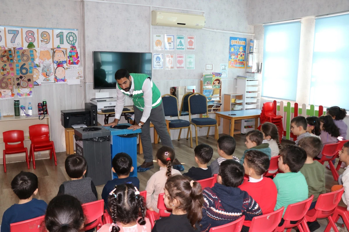 HALİLİYE BELEDİYESİ, OKULLARDA SIFIR ATIK SEFERBERLİĞİNİ SÜRDÜRÜYOR