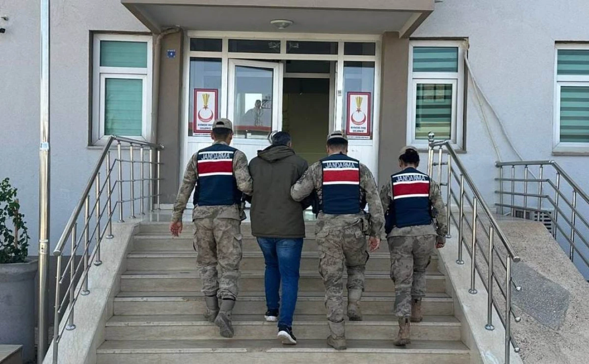 Hapis Cezası Alan Şahıs Jandarmadan Ka&ccedil;amadı 