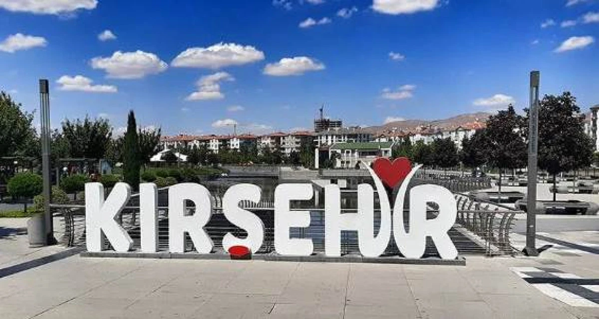 Kırşehir&rsquo;in &Ccedil;&ouml;z&uuml;m Bekleyen 5 Kronik Sorunu ve Masadaki Form&uuml;ller