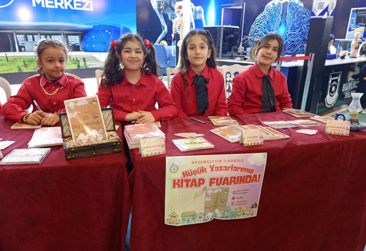 Minik Yazarların 20 Düş Yolculuğu Adlı Kitabı Fuarda Büyük İlgi Gördü!