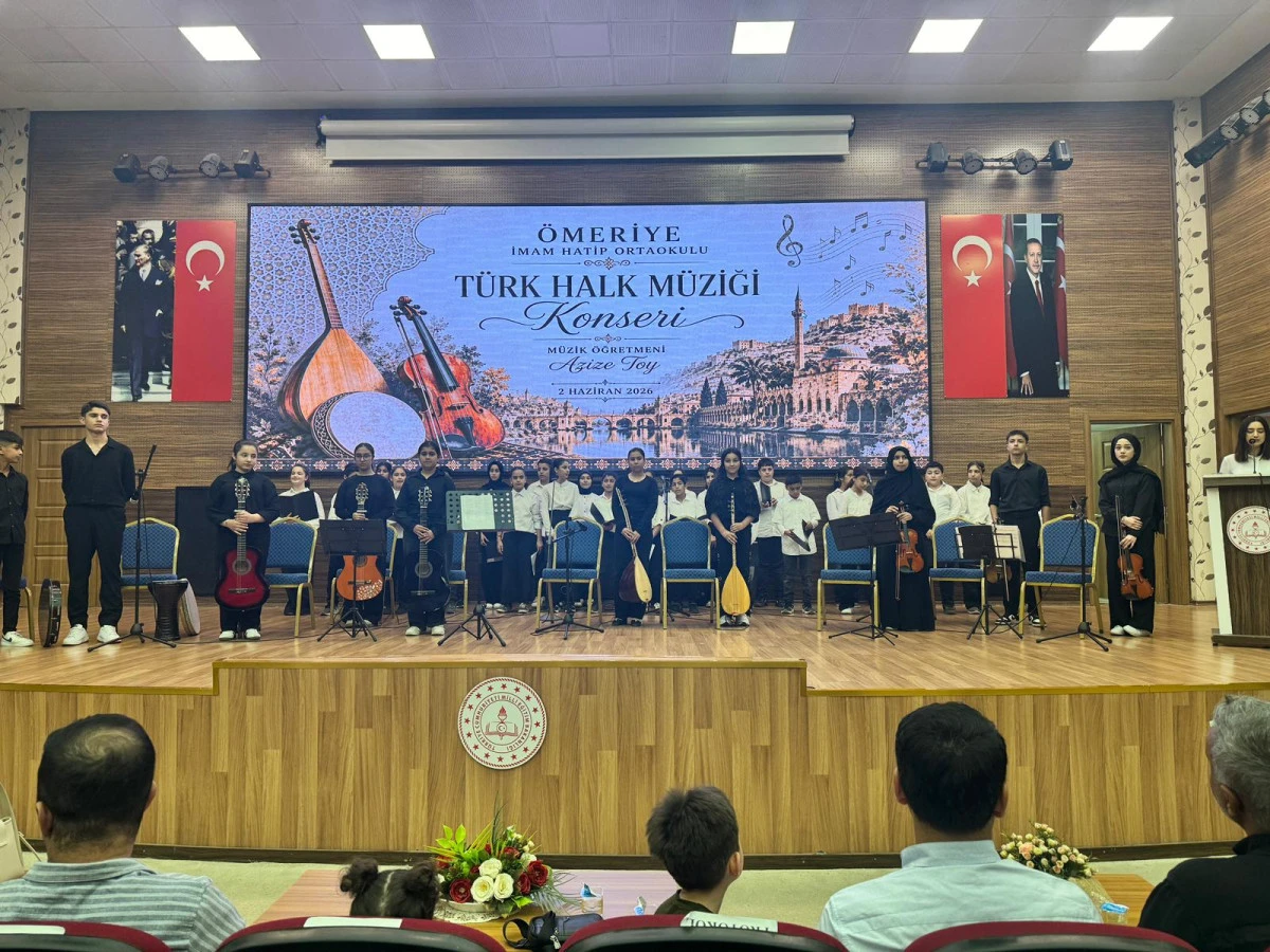 &Ouml;meriye İmam Hatip Ortaokulu&rsquo;ndan Sanat Dolu Etkinlik: Resim Sergisi ve Koro B&uuml;y&uuml;k Beğeni Topladı