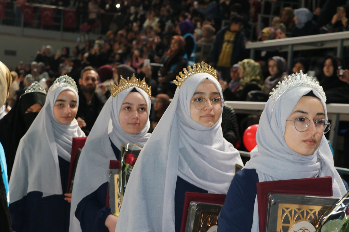 PEYGAMBERLER ŞEHRİ URFA'DA 571 &Ouml;ĞRENCİ HAFIZ OLDU