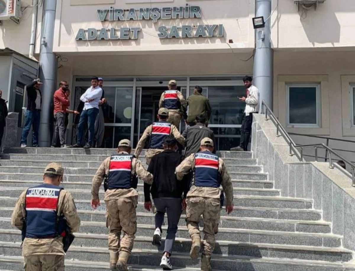 Şanlıurfa Jandarmasından Firari Şahıslara Darbe: 3 Kişi Yakalandı!
