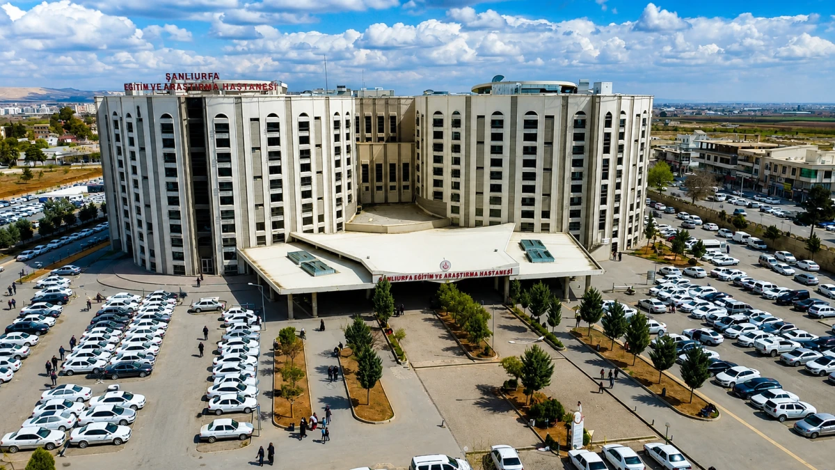 Şanlıurfa&rsquo;da 10 Saatlik Skolyoz Ameliyatı Başarıyla Ger&ccedil;ekleştirildi