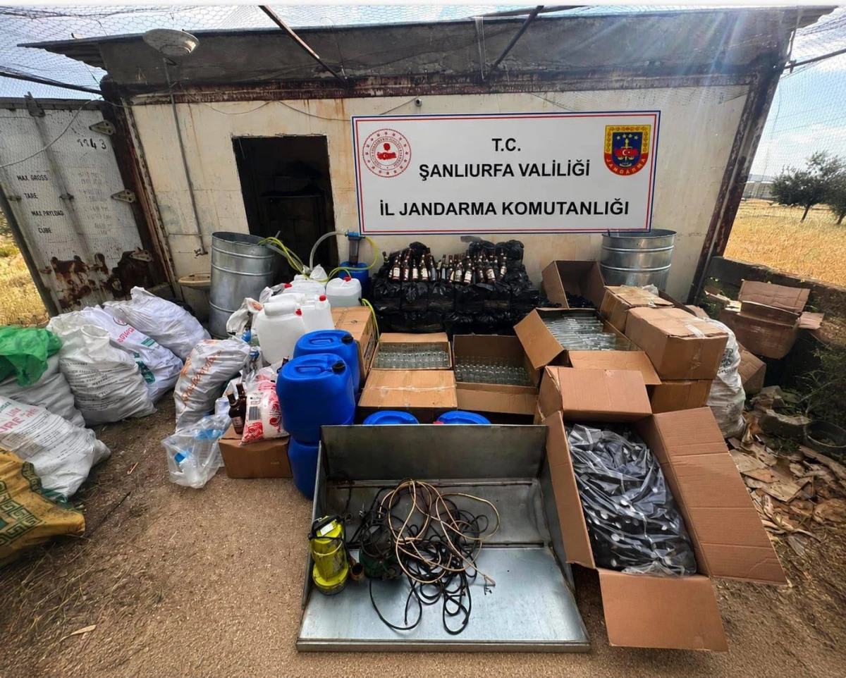 Şanlıurfa&rsquo;da Dev Sahte Alkol Operasyonu: 4 Milyon 200 Bin TL&rsquo;lik Malzeme Ele Ge&ccedil;irildi