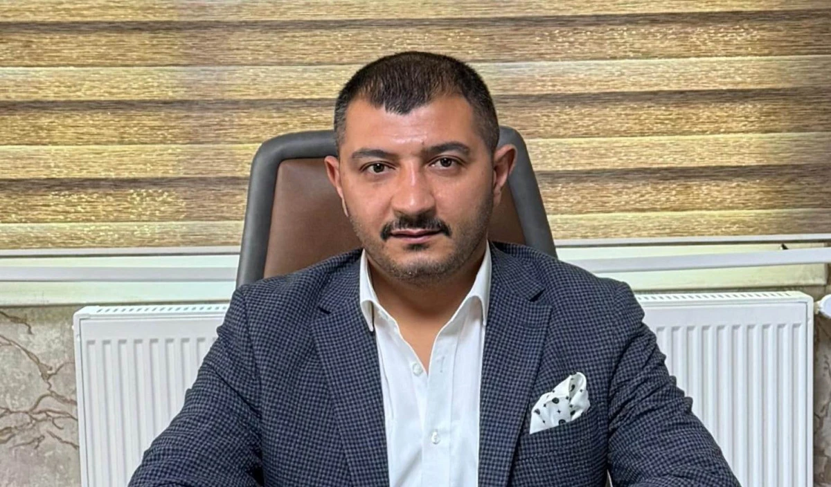 Şanlıurfa&rsquo;da K&ouml;pr&uuml; ve &Ccedil;i&ccedil;ek Sihri: Keşke Cumhurbaşkanı &Uuml;&ccedil; Ayda Bir Urfa&rsquo;ya Gelse