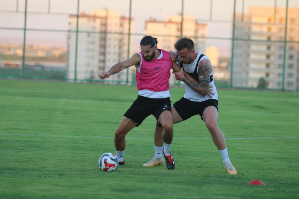 Şanlıurfaspor Antrenmanlarına Hız Kesmeden Devam Ediyor