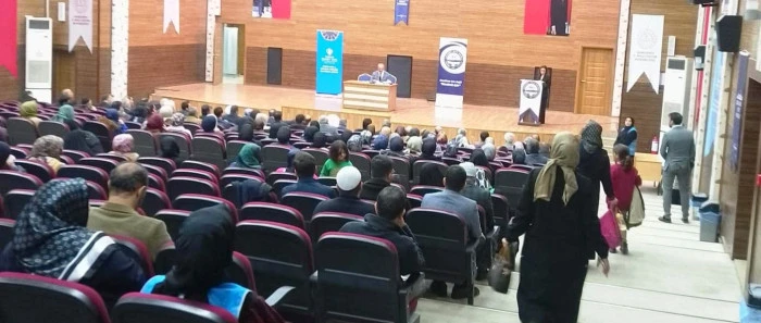 ŞEHİR İRFAN MEDENİYETİ KONULU KONFERANS DÜZENLENDİ
