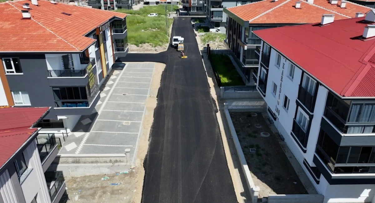 SİNCAN&rsquo;DA YOLLAR YENİLENİYOR, ULAŞIM KONFORU ARTIYOR