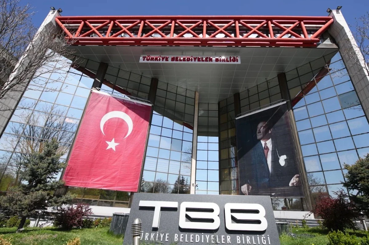 T&uuml;rkiye Belediyeler Birliği'nde Nefes Kesen Yarış: Yeni Başkanvekili Ayşe &Uuml;nl&uuml;ce Oldu