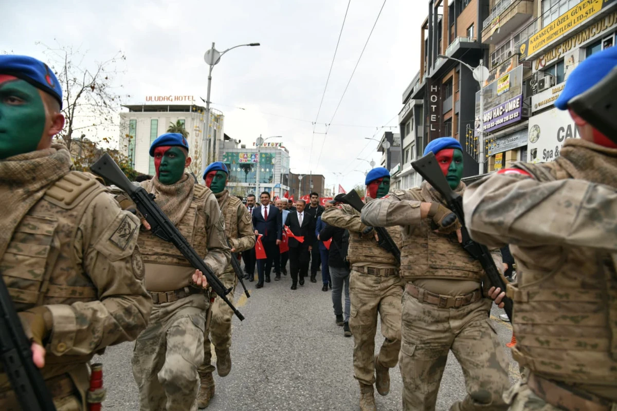URFA&rsquo;NIN KURTULUŞU COŞKUYLA KUTLANDI