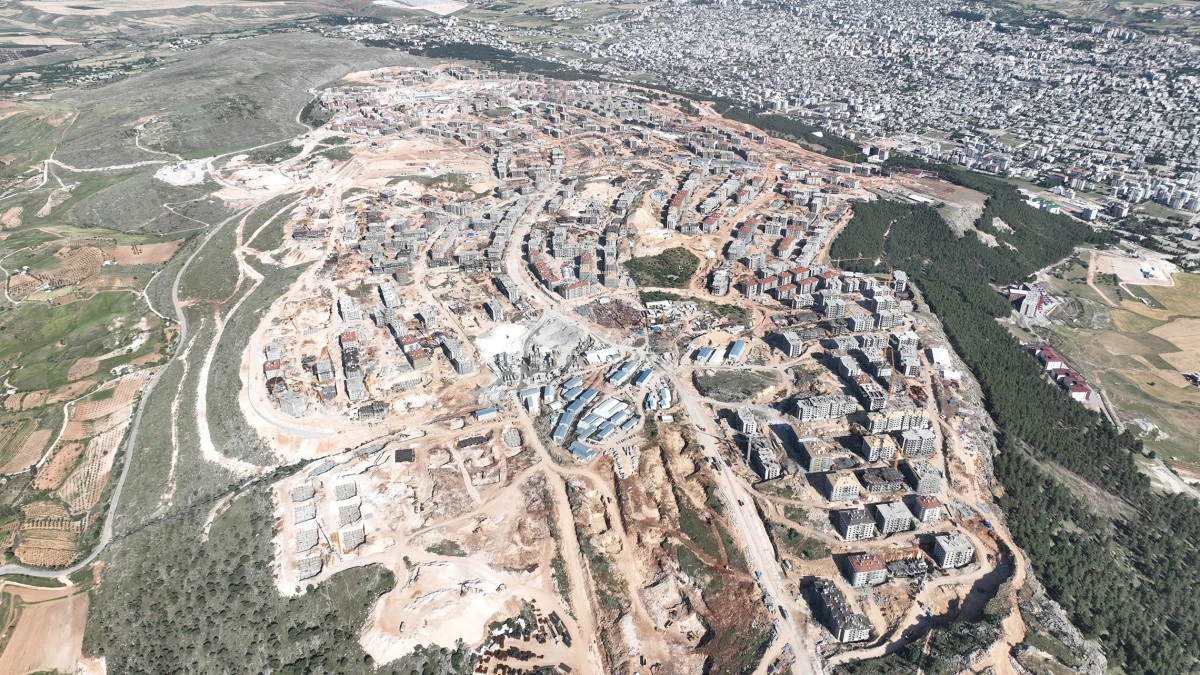 Yeniden İnşa S&uuml;recinde Adıyaman: Kronik Sorunlar ve &Ccedil;&ouml;z&uuml;m Bekleyen Başlıklar