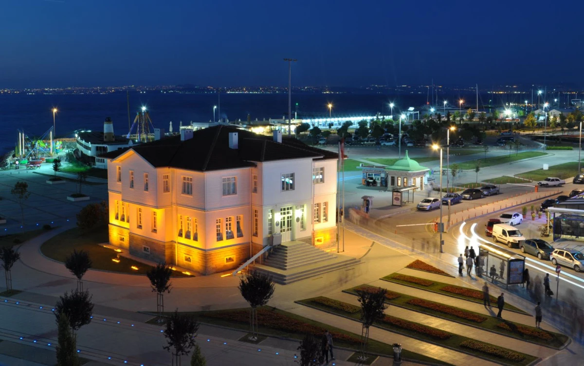 Yeşil ve Mavi Arasında Sıkışan Şehir: Yalova&rsquo;nın G&uuml;ncel Sorunları ve &Ccedil;&ouml;z&uuml;m Haritası 